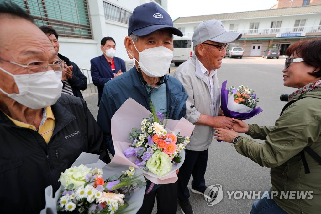 "아버지, 이제 편히 눈 감으세요" 50년 맺힌 한 풀어준 '무죄'