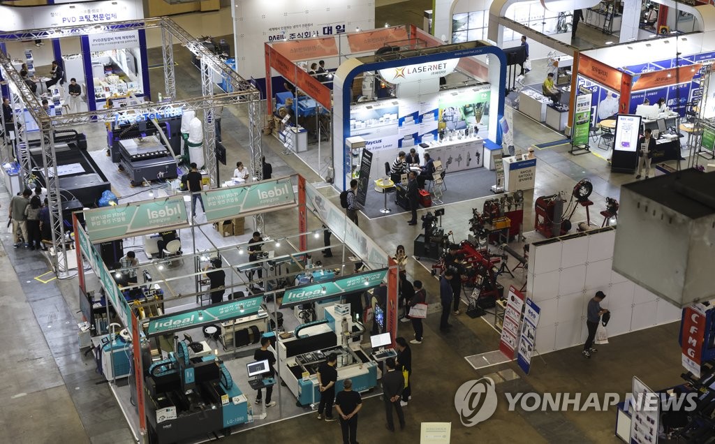 스마트공장·AI·로봇산업 집결…부산국제기계대전 개막