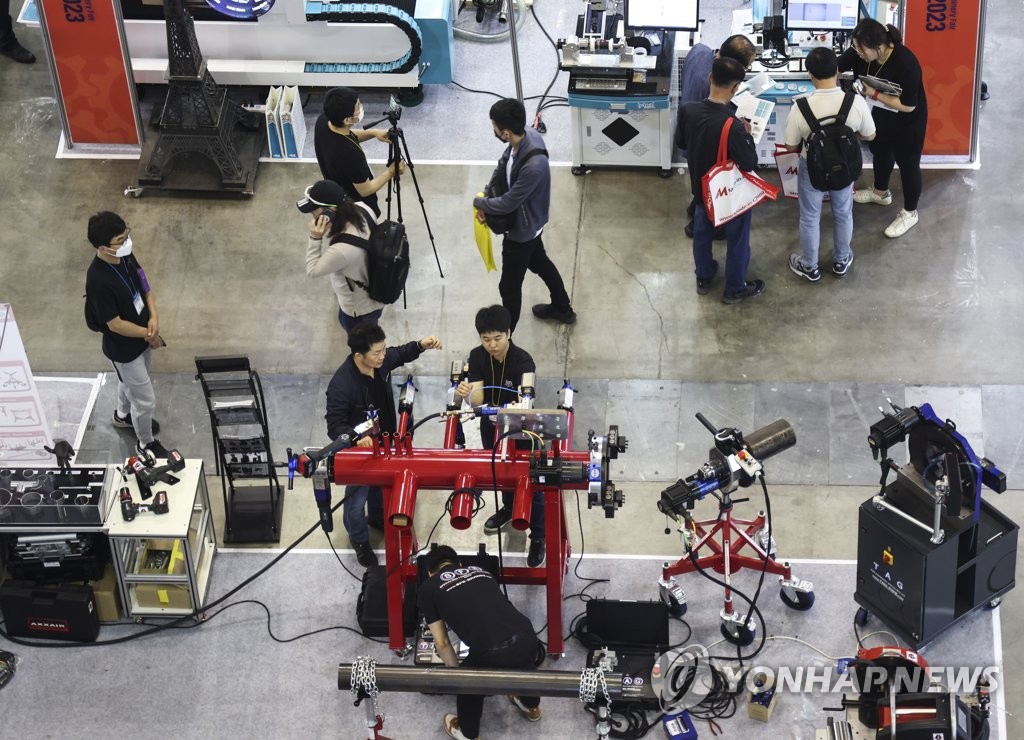스마트공장·AI·로봇산업 집결…부산국제기계대전 개막