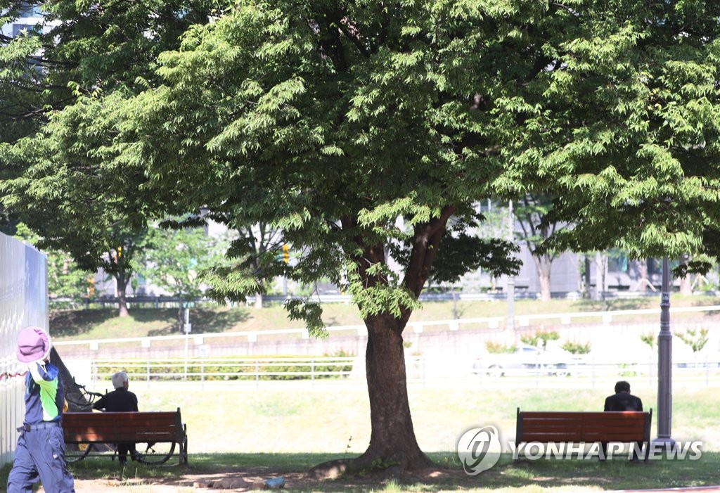 오늘 낮 자외선 '매우 강함'…내륙 중심 25도 이상