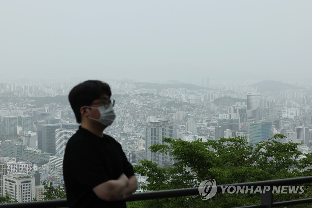 해수욕장·꽃밭·먹거리 행사장에 인파…곳곳서 늦봄 축제 향연