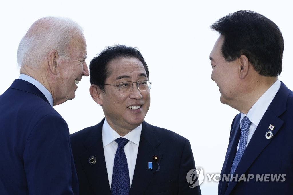 국방부 "한미일 미사일 경보정보 공유 이행방안 협의중"