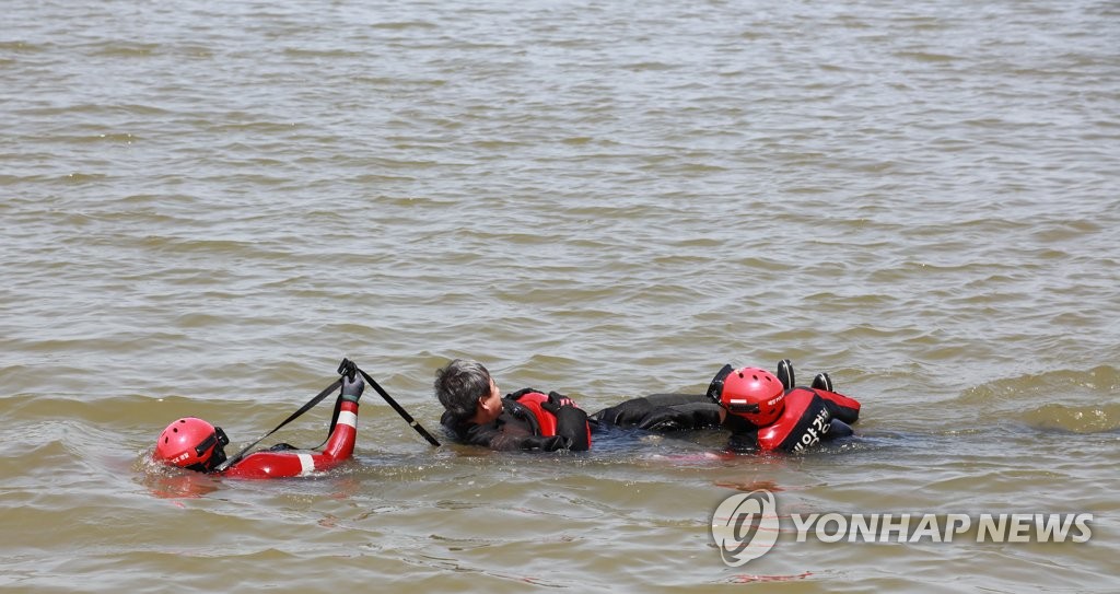 "세계잼버리 안전관리 철저"…해경·소방 인명구조 합동 훈련