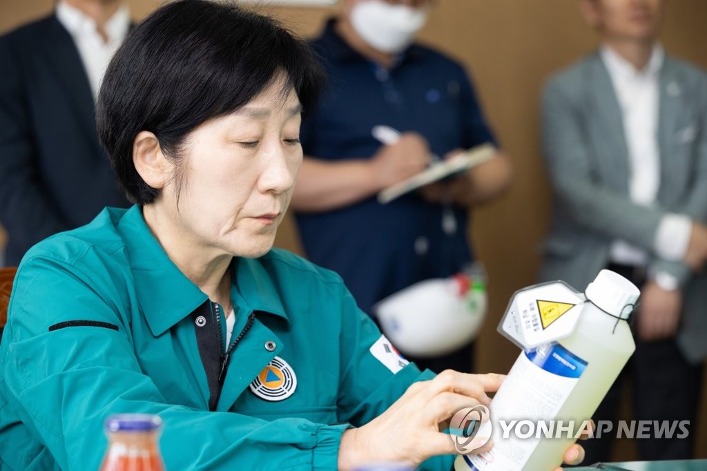 정부, '흡입독성' 방역용 소독제 분사 근절방안 내달까지 마련(종합)