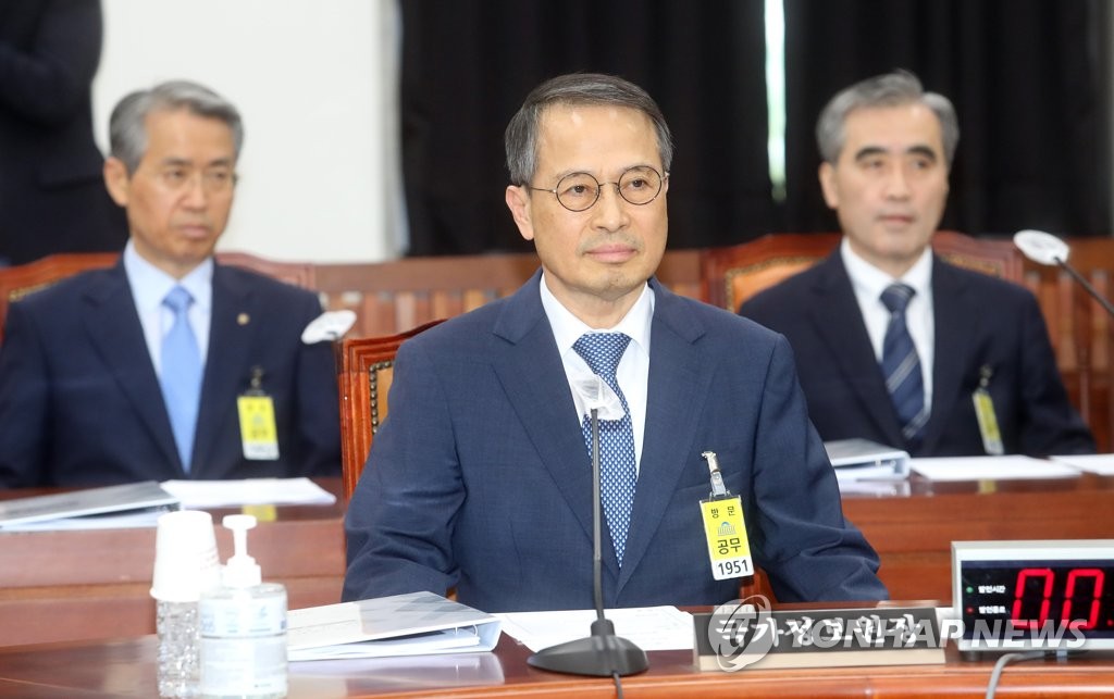 국정원 "김정은 체중 140㎏ 중반…상당한 수면장애 추정"