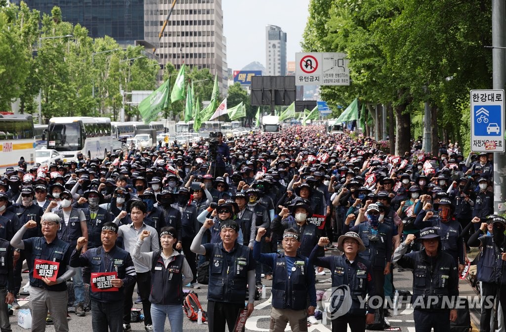 서울 도심 민주노총 집회…저녁엔 경찰청까지 행진