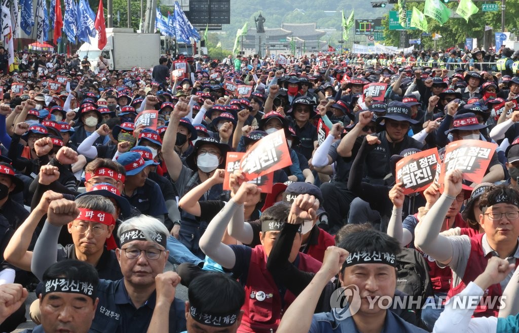 민주노총 도심 대규모 집회…경찰, 분향소 강제철거(종합2보)