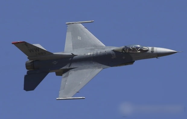 F-16은 안된다던 美, 또 마음 바꿨다…"동맹 압력 못이겨"