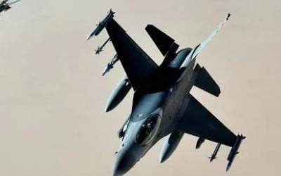 우크라 "F-16 조종사 훈련 수일내 시작"…전투기 지원 신호탄?