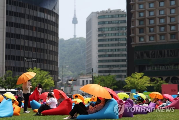 1일부터 격리의무 사라진다…40개월만의 '사실상 엔데믹'