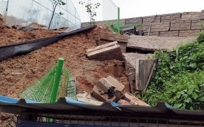 부처님오신날 연휴 전국 많은 비…침수·붕괴 피해 잇따라