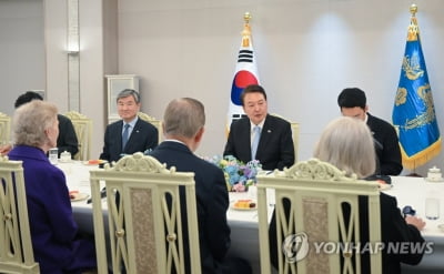 尹대통령 "자유 없는 평화 지속 불가능…기여외교 확대"