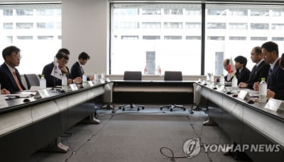 정부, 소프트뱅크에 "국내 AI반도체 스타트업에 투자해달라"