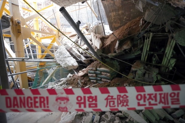 붕괴된 인천 서구 검단 지하주차장의 모습. 사진=뉴스1