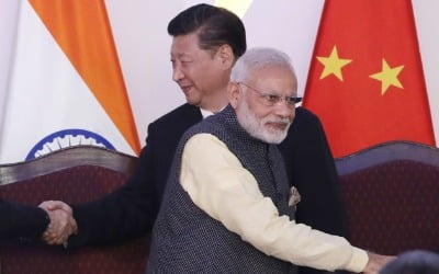 '인도는 저렇게 잘나가는데'…비관론 확산에 속타는 시진핑
