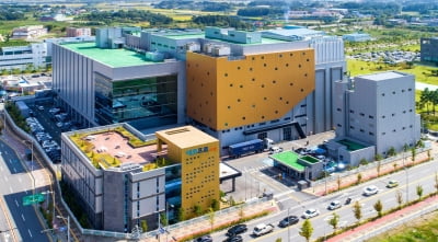 수천억 조달 나선 2차전지 양극재 기업들…PEF들과 '몸값' 줄다리기