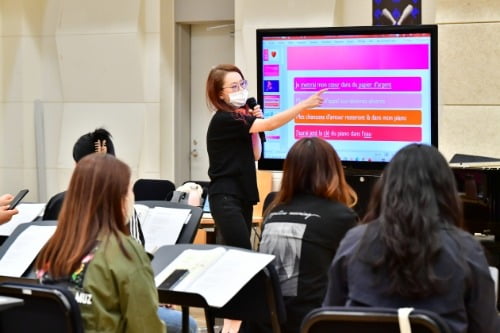 국립오페라단의 오페라스튜디오 프로그램에서 외국어 딕션 수업을 진행하고 있다. 사진=국립오페라단 제공