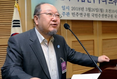 "천안함은 원인 불명", "윤석열씨가"…이래경의 반론문