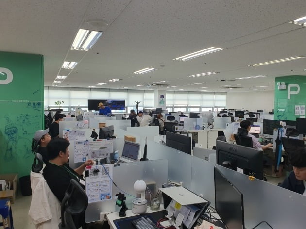 그린카 사무실에서 직원들이 일하고 있다. 윤현주 기자