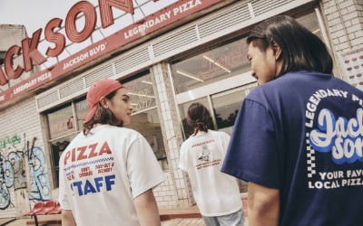 "피자집 직원 아니었어?"…Z세대 열광한 티셔츠 정체