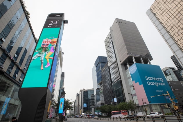 삼성전자가 서울 강남 중심에 MZ세대와 자유롭게 소통하는 새로운 콘셉트의 체험형 플래그십 스토어 '삼성 강남'을 오픈한다고 20일 밝혔다. 사진=삼성전자 제공