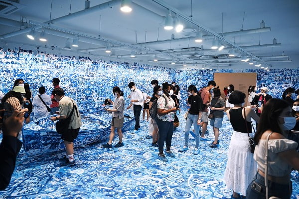 32만 명이 본 '제주 핫플' 포도뮤지엄 전시, 2개월 연장