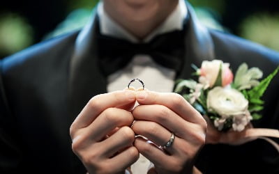 결혼 줄어도 '호황'…2030 남녀, 수백만원씩 투자한 '이곳' [이슈+]