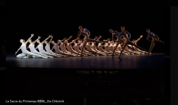스위스 발레단 베자르 발레 로잔이 스트라빈스키의 ‘봄의 제전’에 맞춰 공연하고 있다. 베자르 발레 로잔 홈페이지 캡처