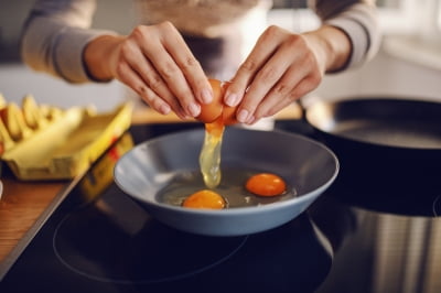 "달걀 만졌다면 '꼭' 손 씻으세요"…여름철 불청객에 '깜짝' [건강!톡]