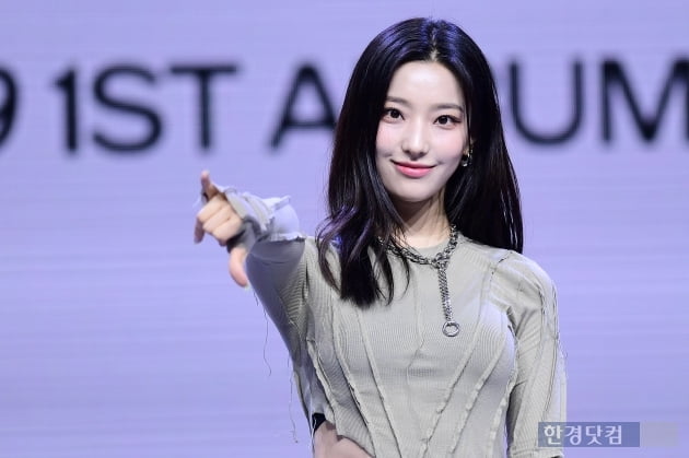 [포토] 프로미스나인 이새롬, '더 예뻐졌네~'