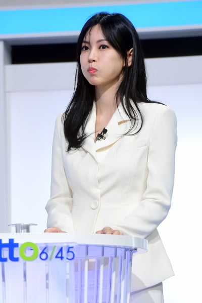  로또 공개방송 앞두고 긴장한 김소연