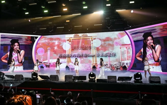 NMIXX, 데뷔 첫 단독 쇼케이스 아시아 투어 순항…23일 싱가포르 공연 개최