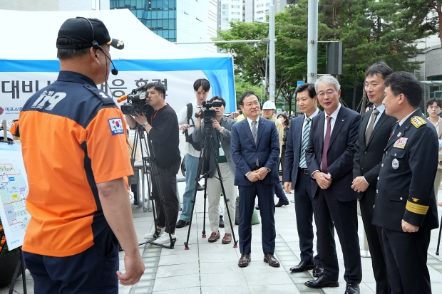 우리금융, 민관 합동 소방훈련으로 전산센터 화재 대응능력 강화&#13;