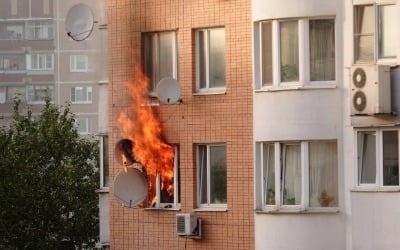 中 아파트 두 곳서 방화 추정 폭발 사고 '3명 사망'…용의자 체포