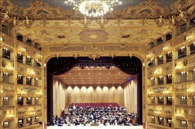 불사조처럼 되살아난 세계 최고의 오페라하우스