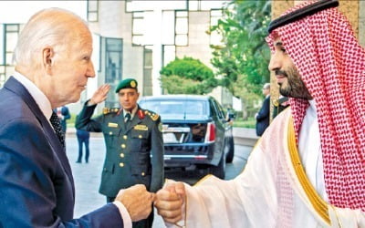 중동에 힘 주는 美…사우디·이스라엘과 '삼각 동맹' 서두른다