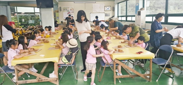 경남 양산 시음골마을, 천연비누 만들까 생활도자기 빚어볼까