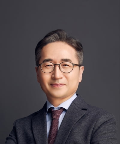 장덕현 삼성전기 사장, 전장 부품 키워 성장 파도 올라탄다[2023 100대 CEO]