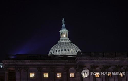 美상원, 부채한도 합의안 통과…디폴트 우려 해소(종합)