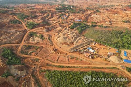 전기차업체들 '니켈 딜레마'…확보전 치열 속 친환경 무색