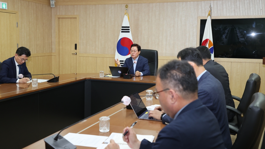 경남도지사 "함안 낙화놀이 같은 축제, 예약제 매뉴얼화해야"