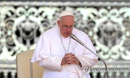 '탈장수술' 교황, 주일기도 건너뛰고 휴식…"정상 회복중"