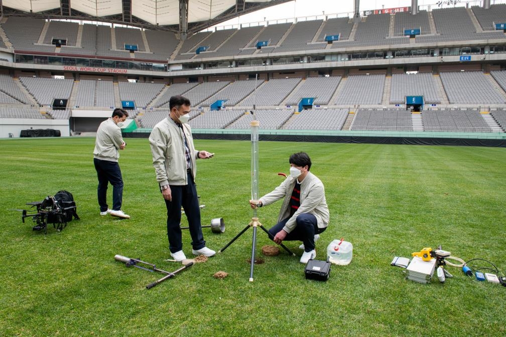 삼성물산 잔디환경硏 관리 K리그 23개 축구장 잔디 생육 개선