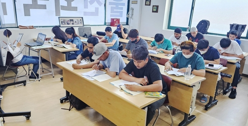 [지방소멸에 맞서다]⑥ "이젠 외국인 노동자 없으면 산업도시 울산 안 돌아가죠"