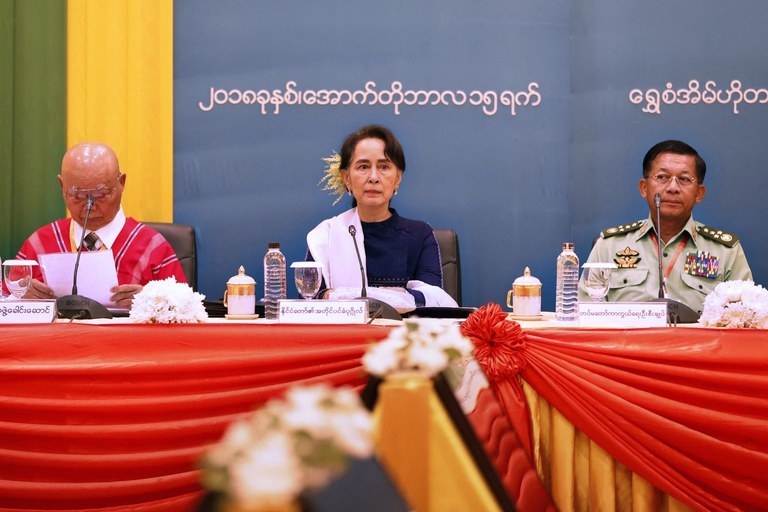미얀마 군부, 아웅산 수치 면회…"도움 요청에 답변 없어"