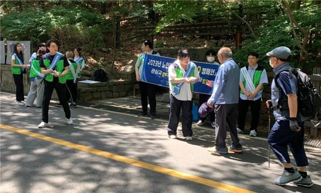 서울시, 노인학대 예방 캠페인…재학대 위험 가구 방문점검
