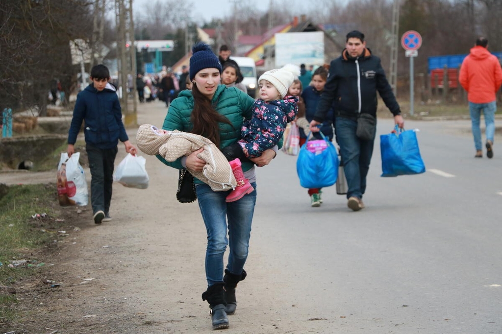 UNHCR "세계 강제 이주민 1억1천만명…둔화 기미 보이지 않아"