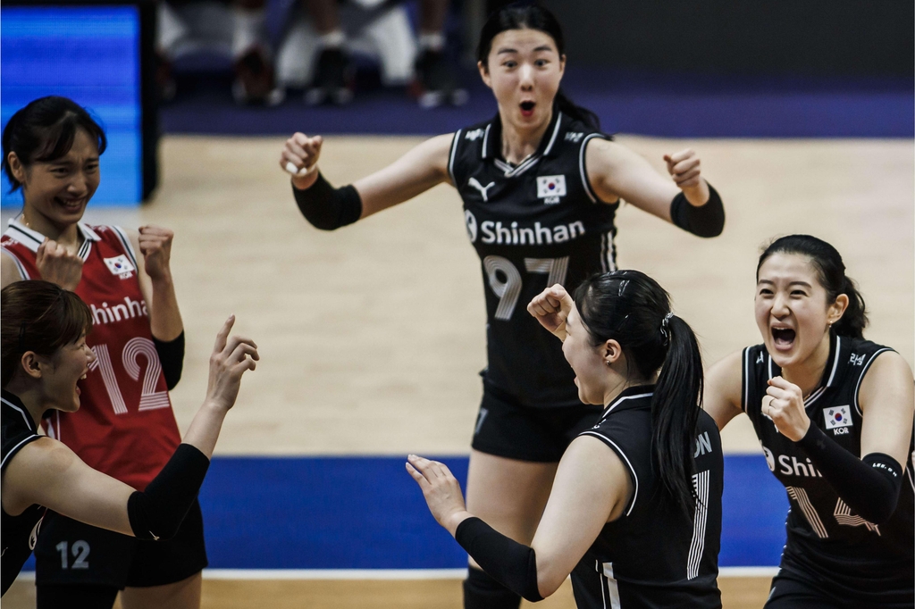 한국 여자배구, 최강 브라질에 완패…1세트서 29-31 아쉬운 패배