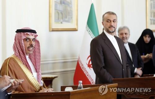 사우디 외무, 테헤란 방문…"주이란 대사관 업무재개 공식화"