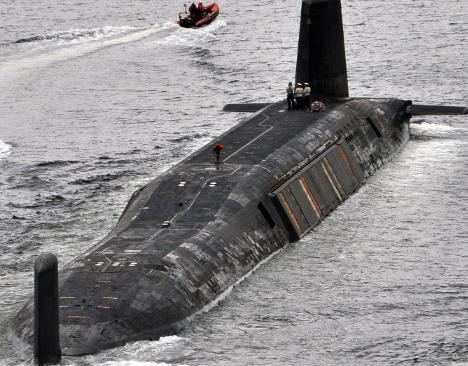 "잠수함 탈 신병 구합니다"…영국 해군 참모총장까지 나섰다